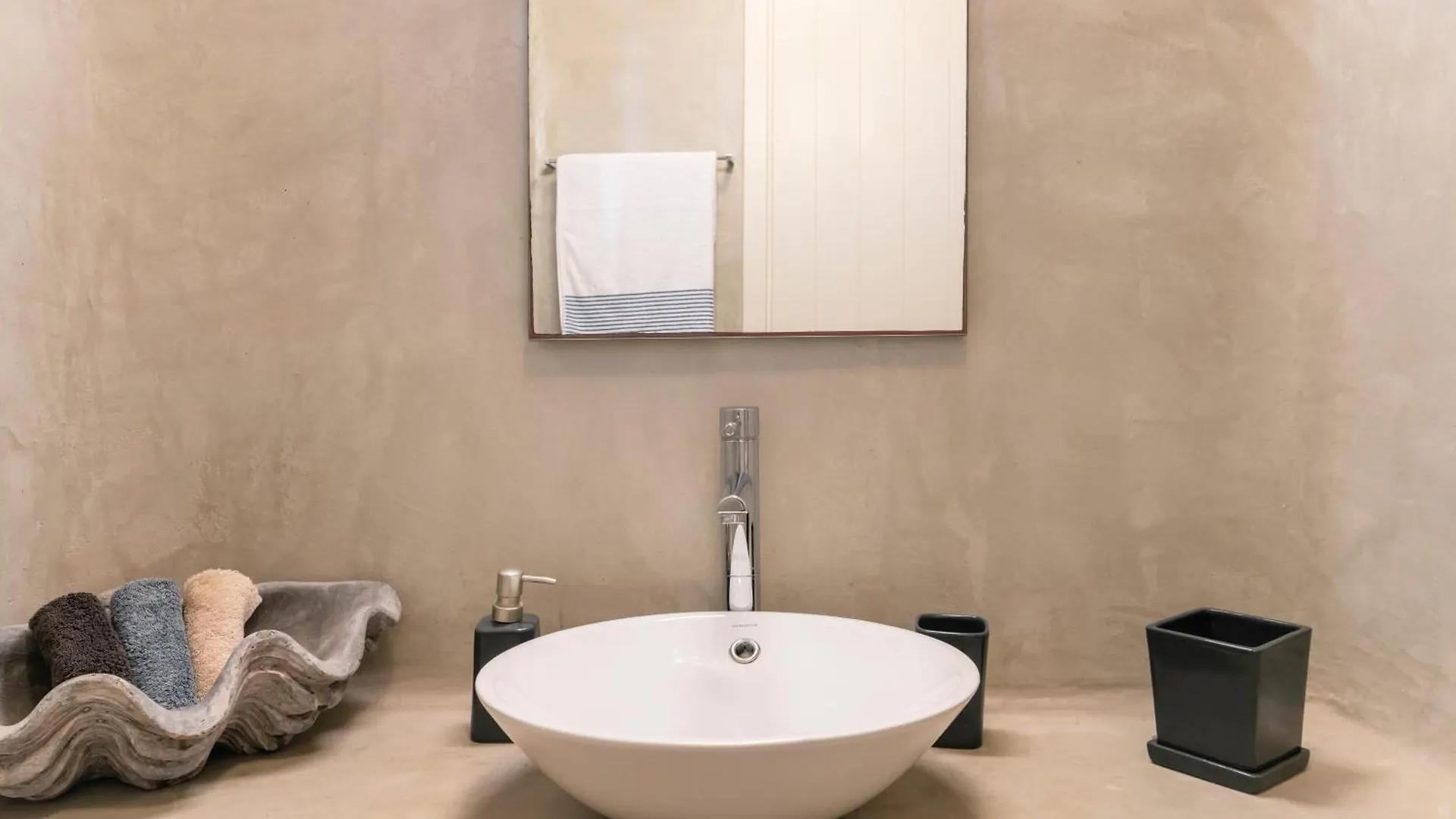 Luxury Villa With Stunning Views Above Kalo Livadi Mykonos Town 0*,  Griechenland