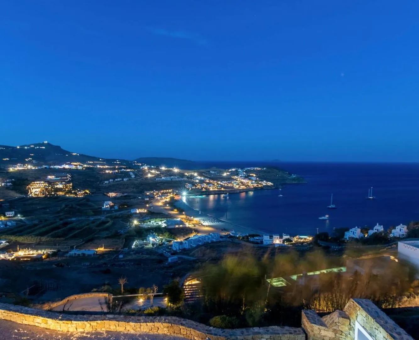 Luxury Villa With Stunning Views Above Kalo Livadi Mykonos Town Griechenland